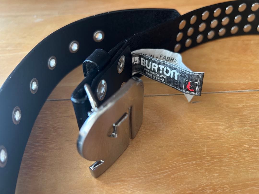 Burton スタッズ付き黒ベルト Lサイズ