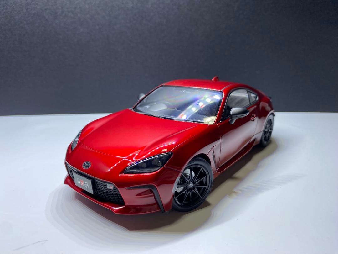 タミヤ　GR86 塗装、組み立て済み。