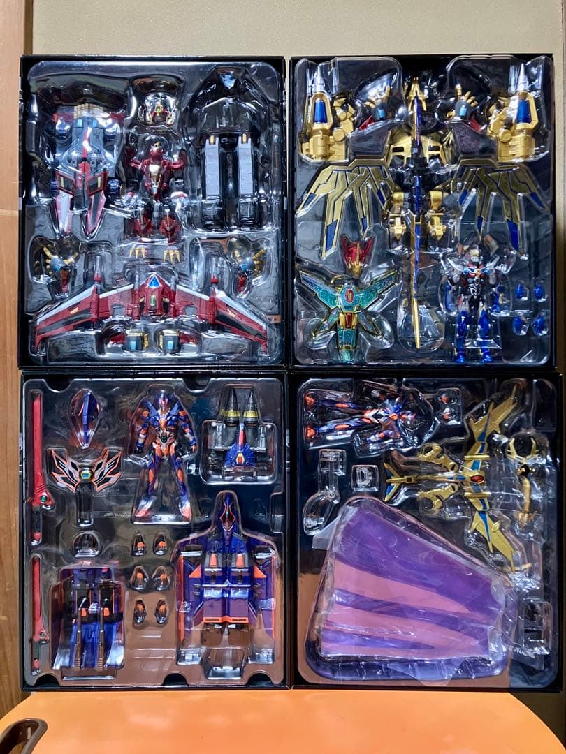 ローグカイゼルグリッドマン、カイゼルグリッドナイト_DX4箱セット_グッスマ