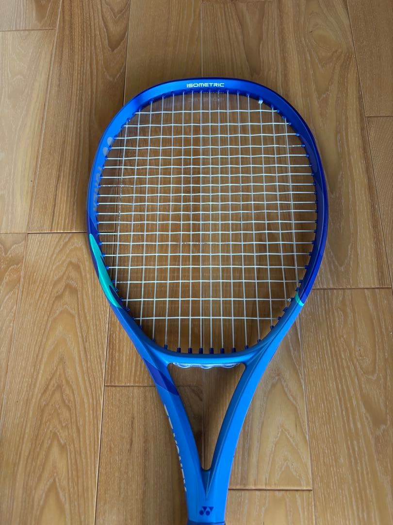 新品同様　現行モデル ヨネックス Eゾーン 100Ｌグリップ2