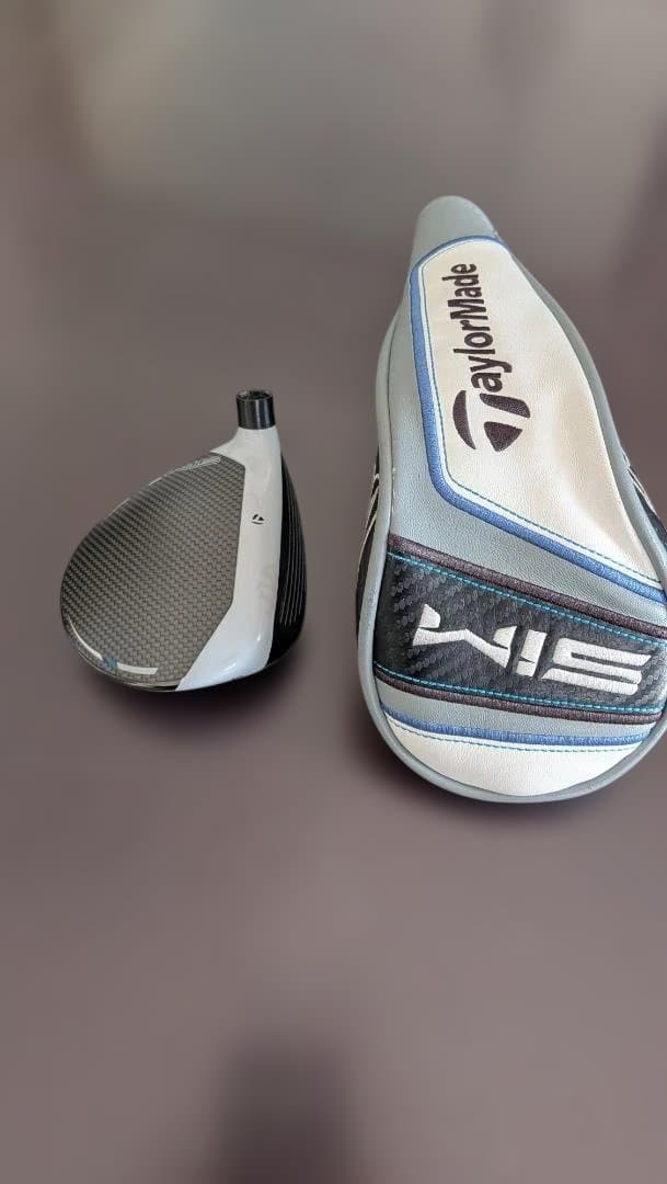 希少品TaylorMade SIM 3W ロケット ヘッドカバー付き