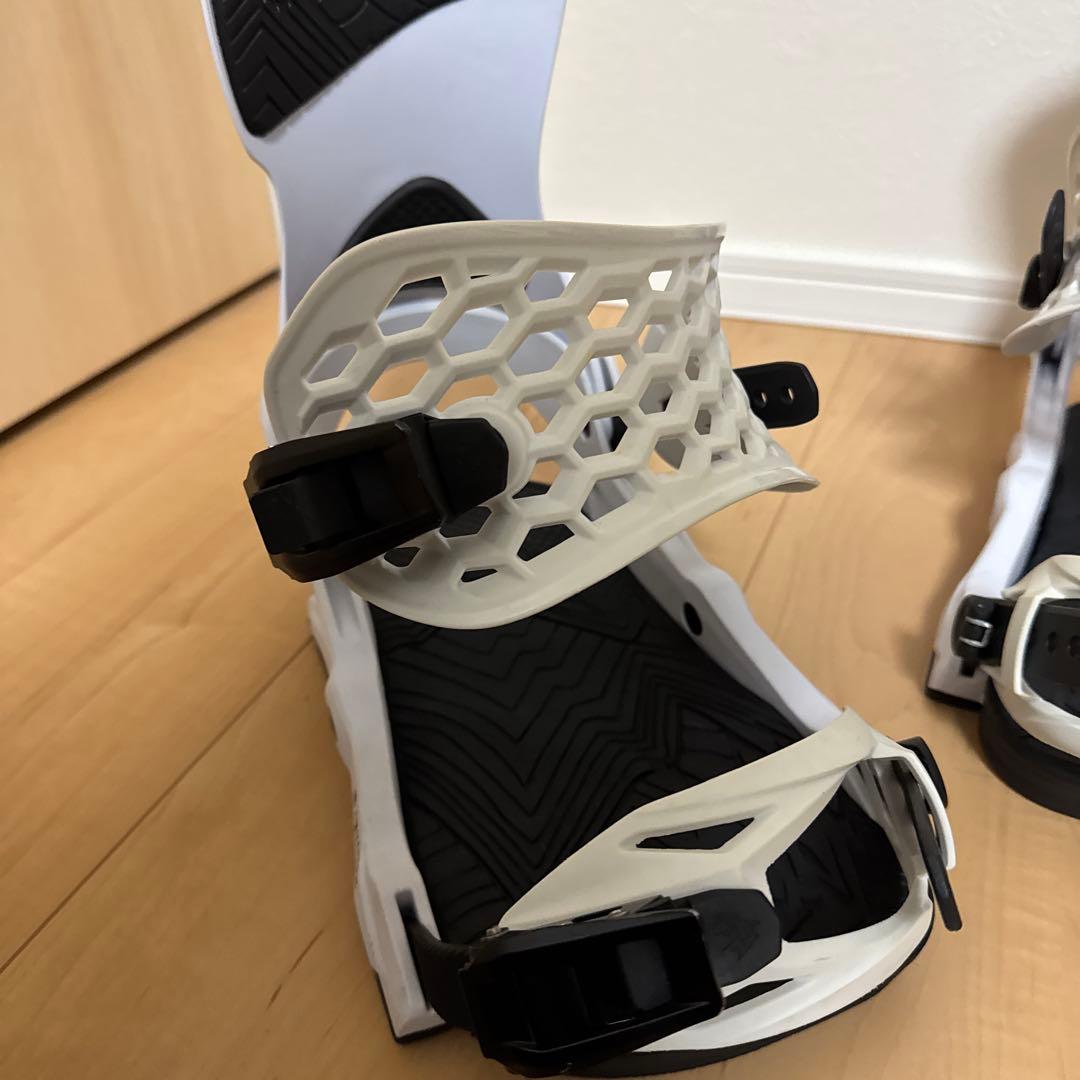 JONES スノーボードビンディング ホワイト　Mサイズ