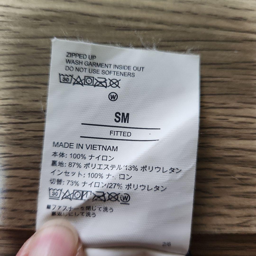 UNDER ARMOUR　ウインドブレーカー