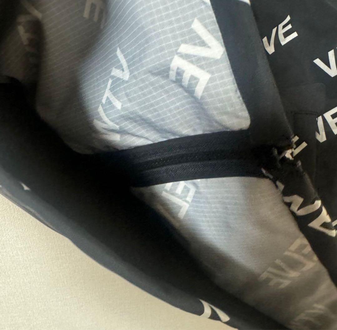 【新品】V12 ゴルフベストLサイズ定価：39600円AIR VET VEST