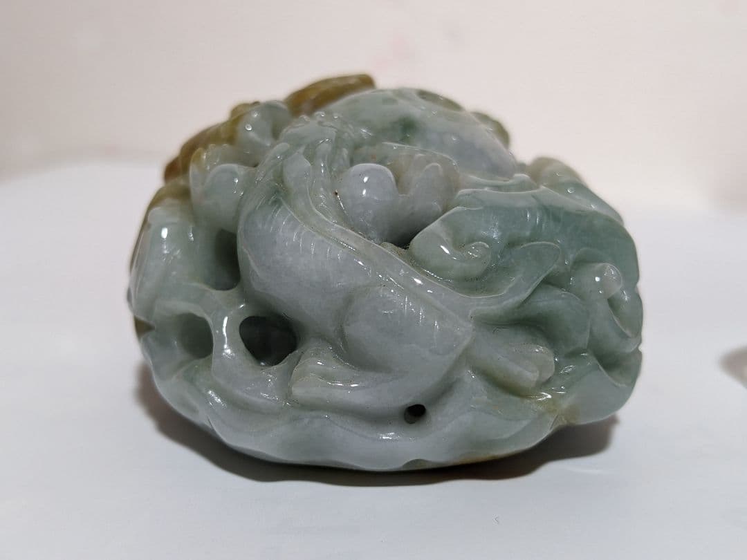 ♦中国美術工芸品 翡翠 蛙 龍 神獣文様 透し彫り 文鎮 ペンダント他 置物飾り