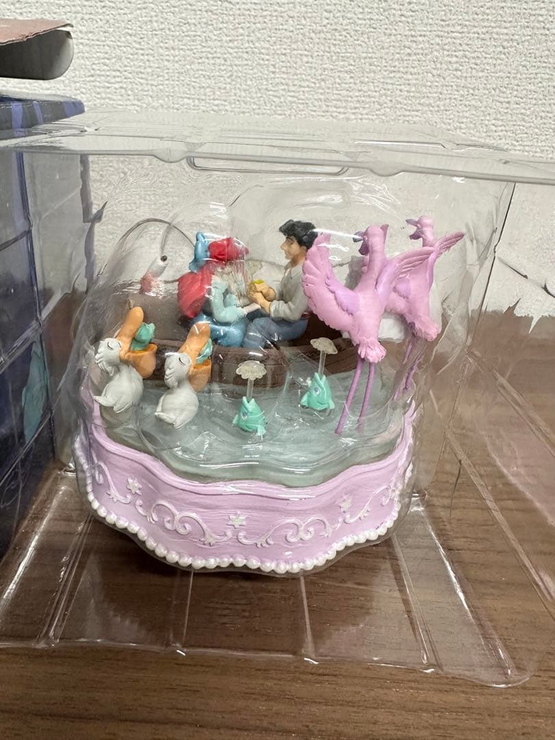 リトルマーメイド アリエル & エリック キスザガール LED フィギュア