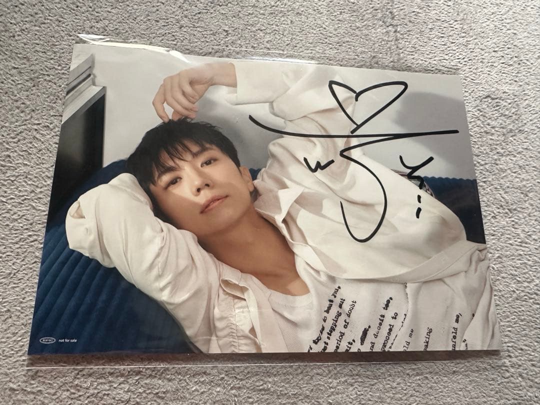 2PMウヨン サイン入りポスター