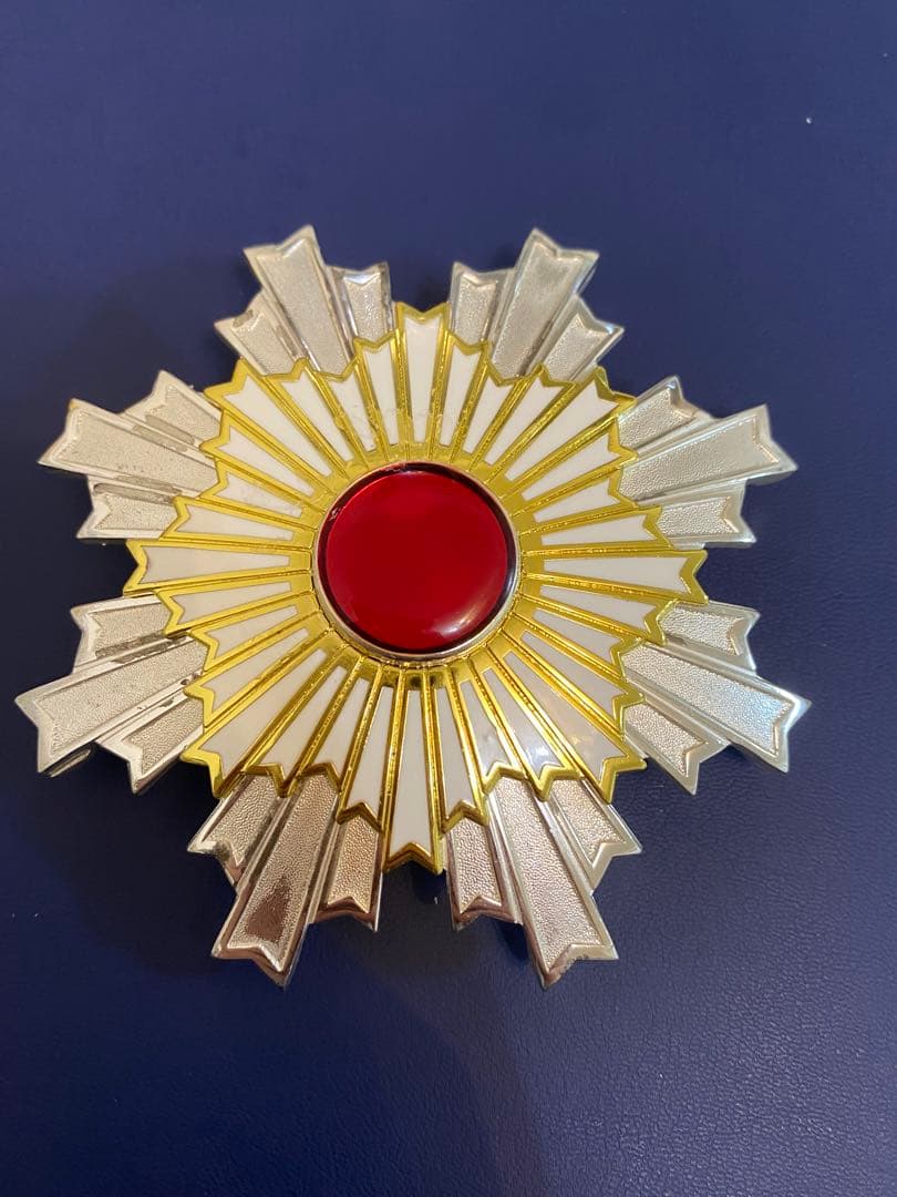 日本勲章 大日本帝国 勲二等旭日章 勲章 日本陸海軍 レブリカ