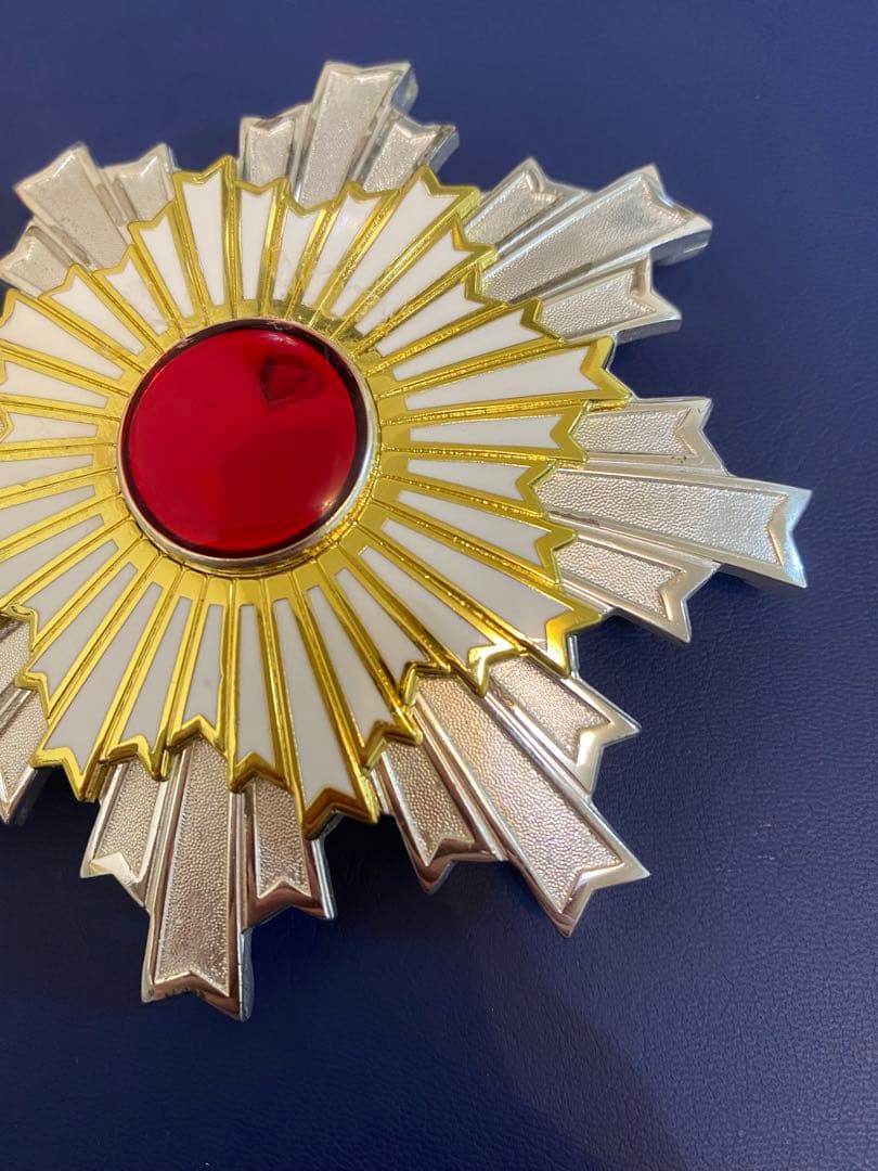 日本勲章 大日本帝国 勲二等旭日章 勲章 日本陸海軍 レブリカ