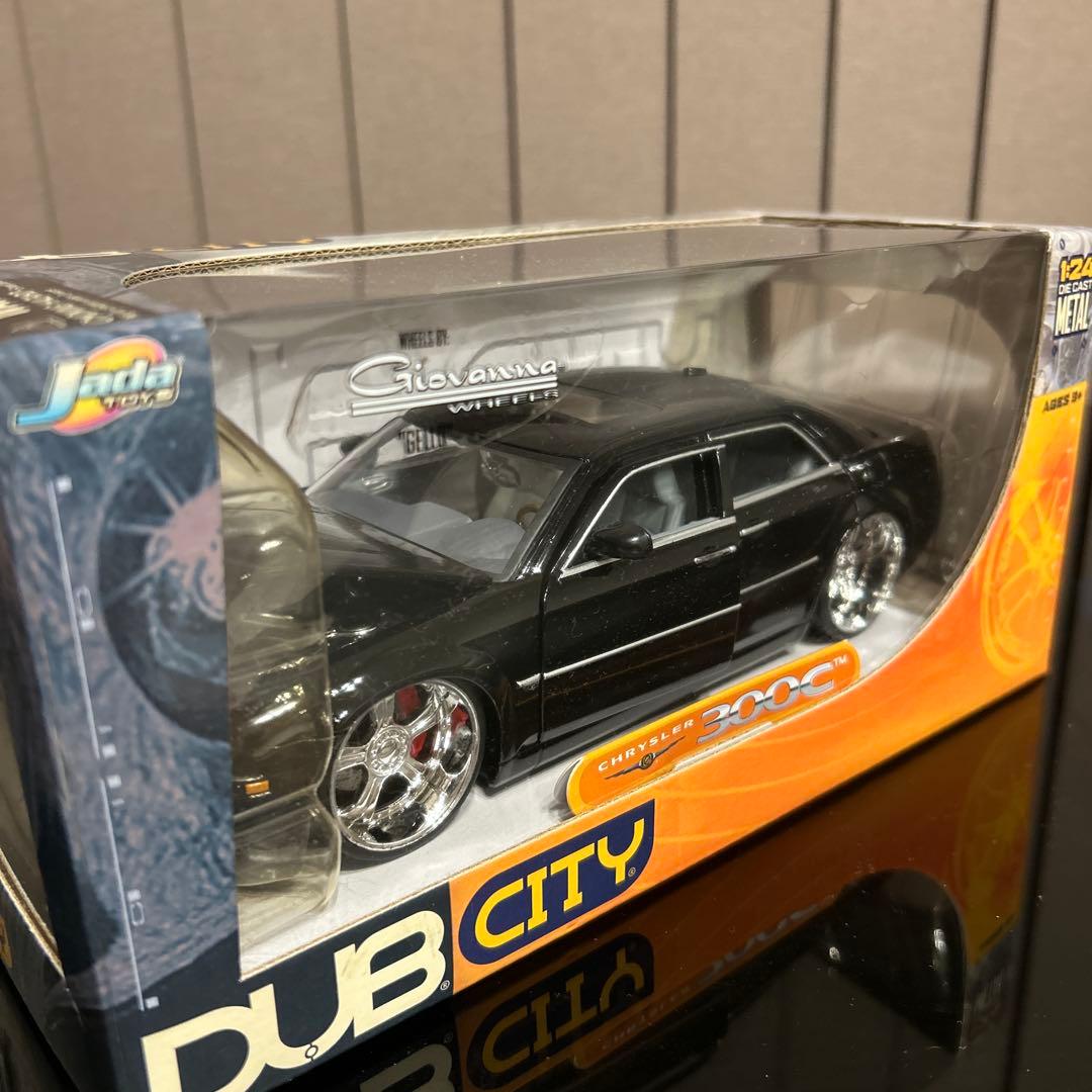 DUB CITY Chrysler 300C ミニカー 1:24