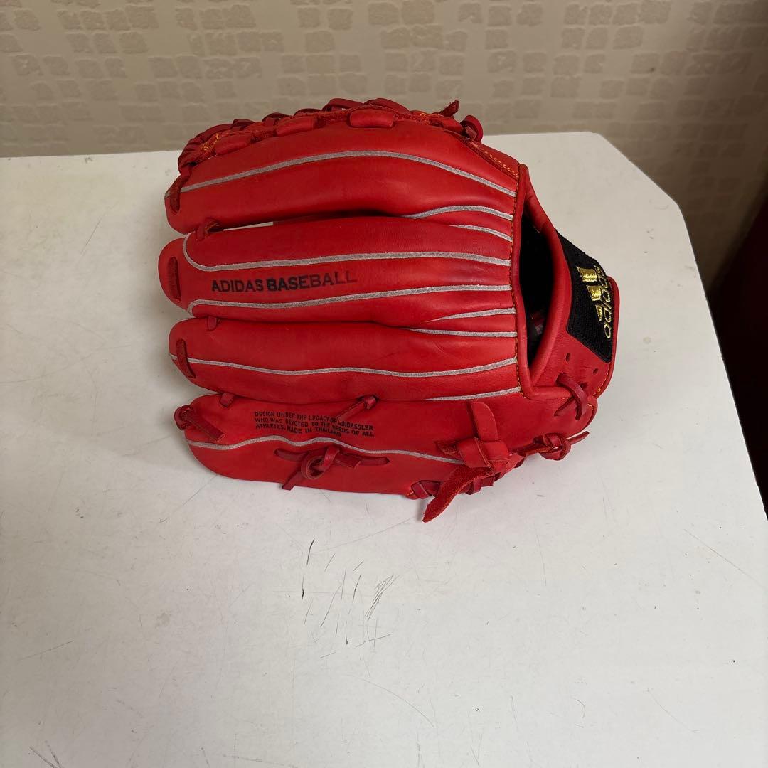 adidas 硬式グローブ レッド