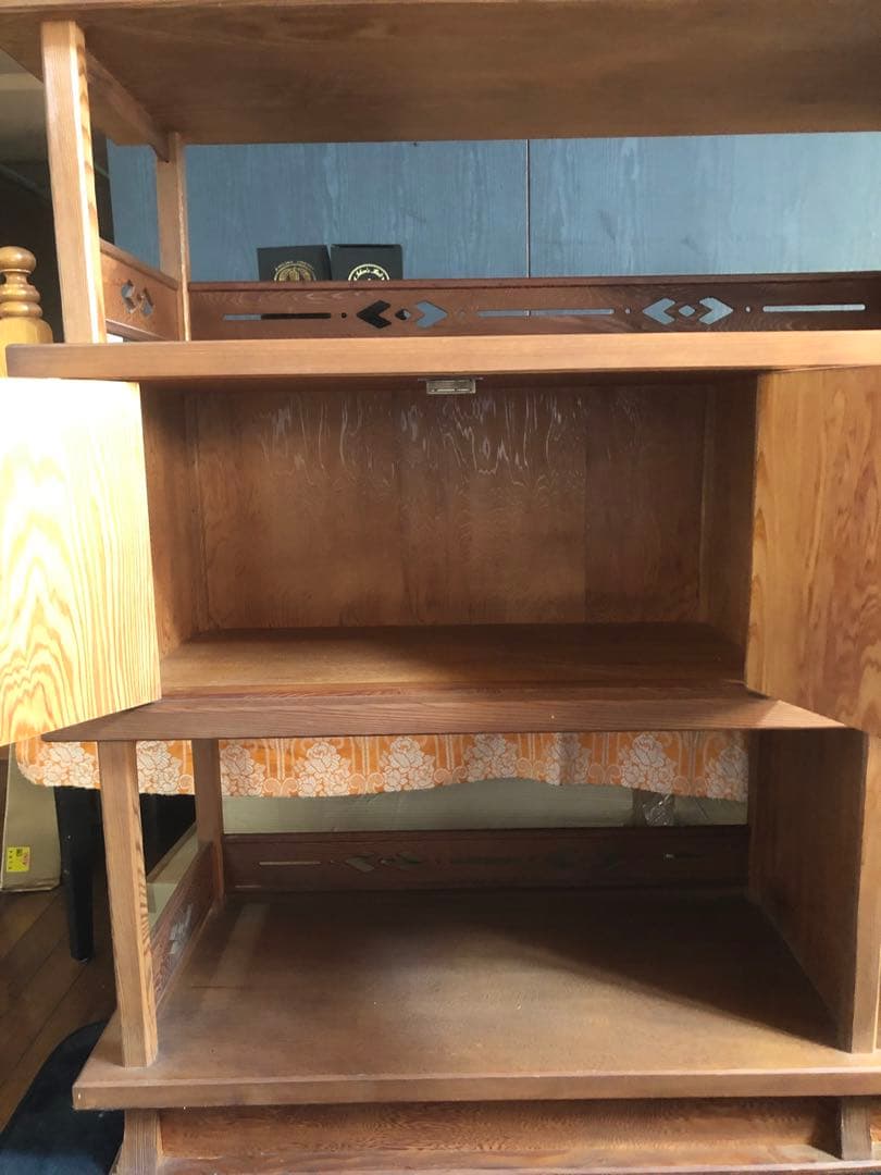 希少 世界遺産 屋久杉♦️彫刻と木目の飾り棚♦️キャビネット♦️1枚板使用♦️送料込