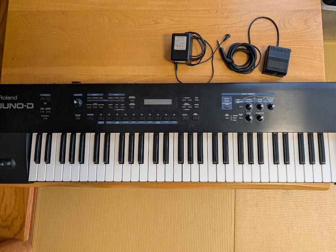 美品Roland ローランド JUNO-D デジタルシンセサイザー