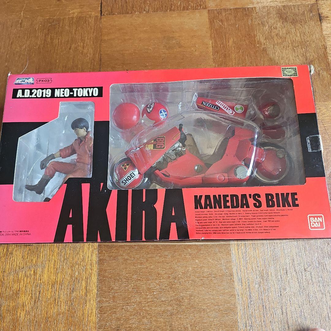 AKIRA カネダのバイク フィギュア付き