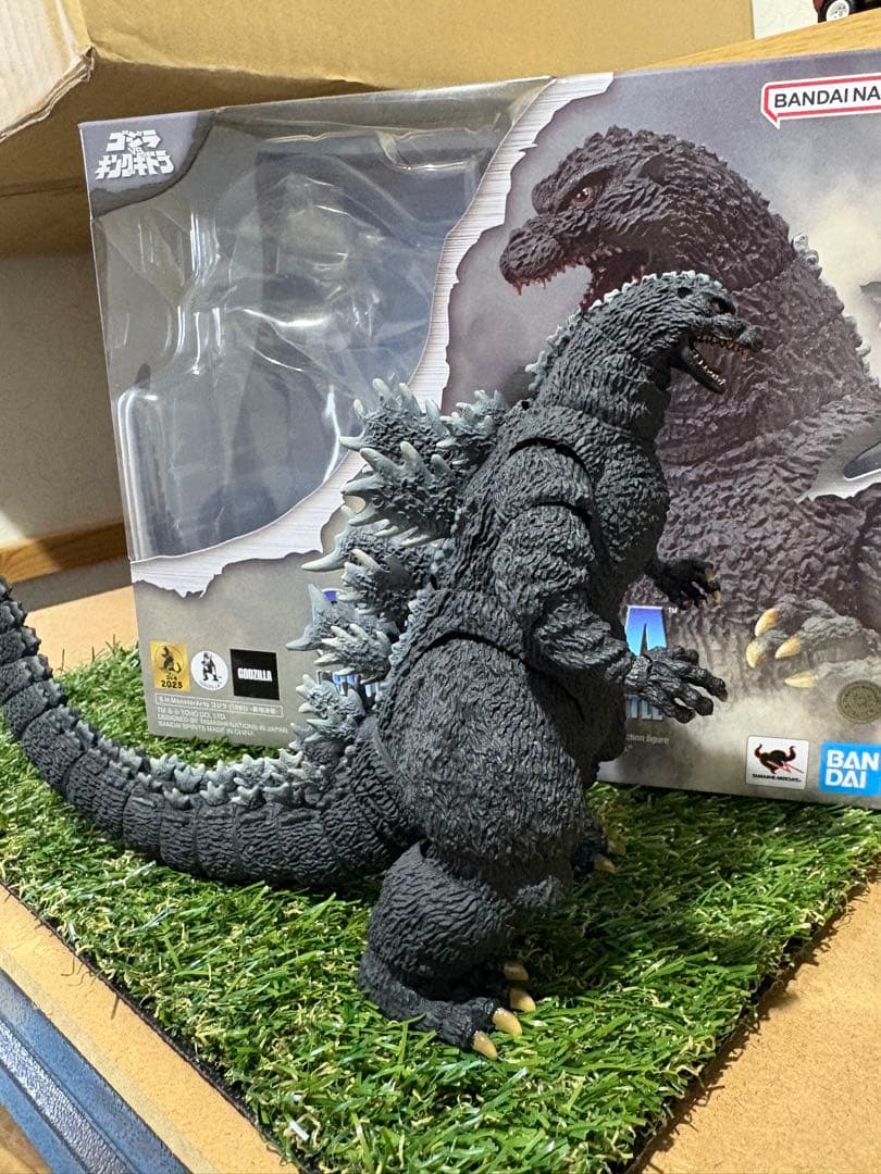 ゴジラ　ギドゴジ　モンスターアーツ　説明読んで下さい