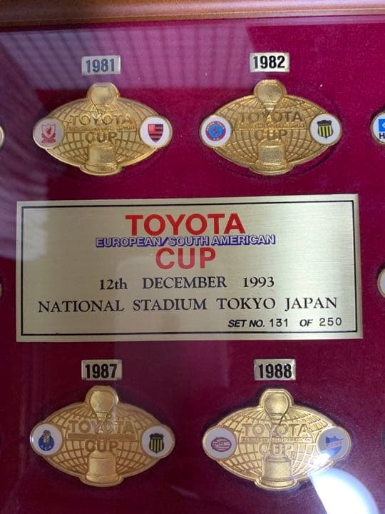 入手不可能TOYOTA CUP'80〜'93 バッジ非売品 250限定/131番