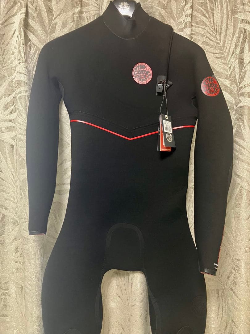 ⭐︎新品・未使用⭐︎RipCurl セミドライ5mm×3mm Sサイズ