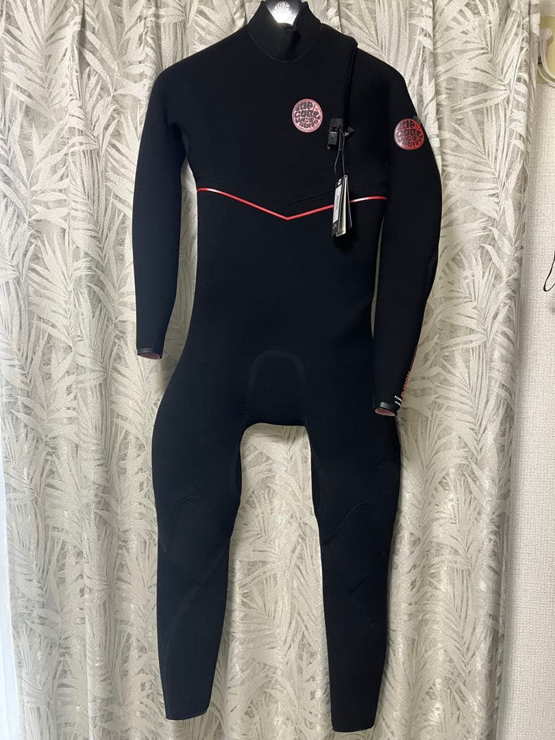 ⭐︎新品・未使用⭐︎RipCurl セミドライ5mm×3mm Sサイズ