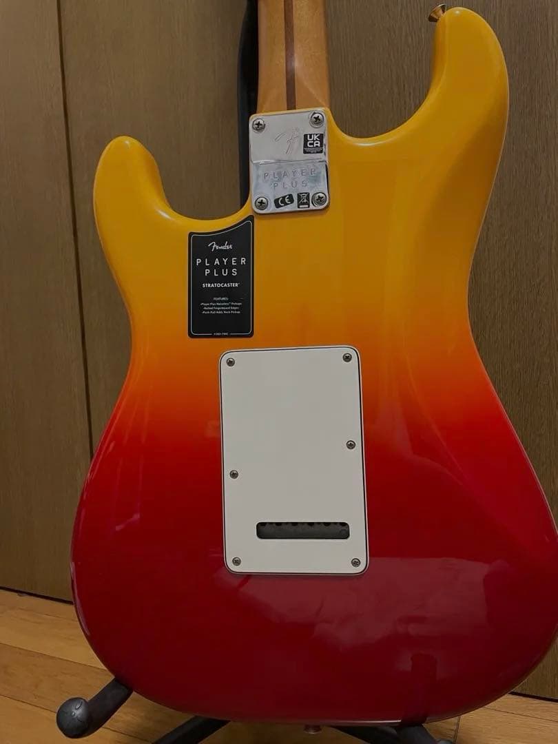 ギター Fender Stratocaster tequila sunrise