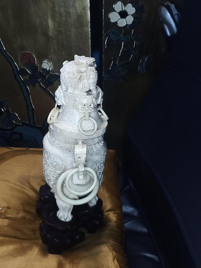 獅子彫刻 木製スタンド付き 飾り香炉 彫刻 骨董風 インテリア