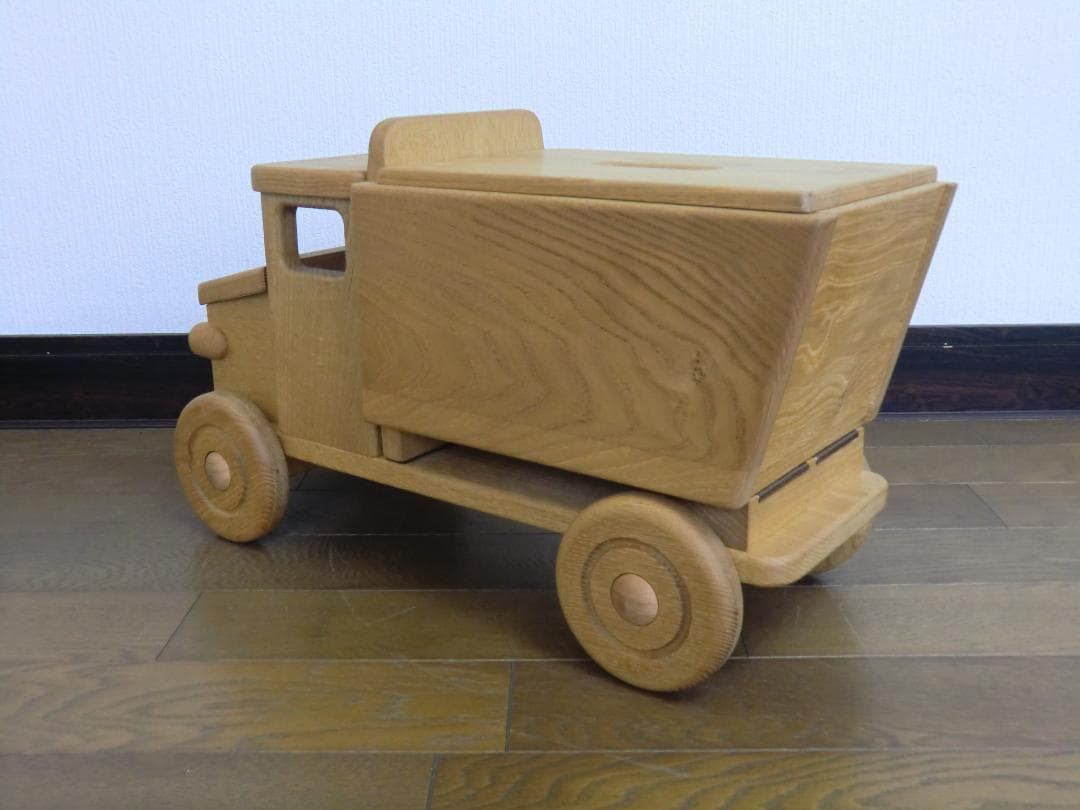 237新品・未使用　木のおもちゃ　手作り木製自動車 トラック　木製玩具　乗用玩具