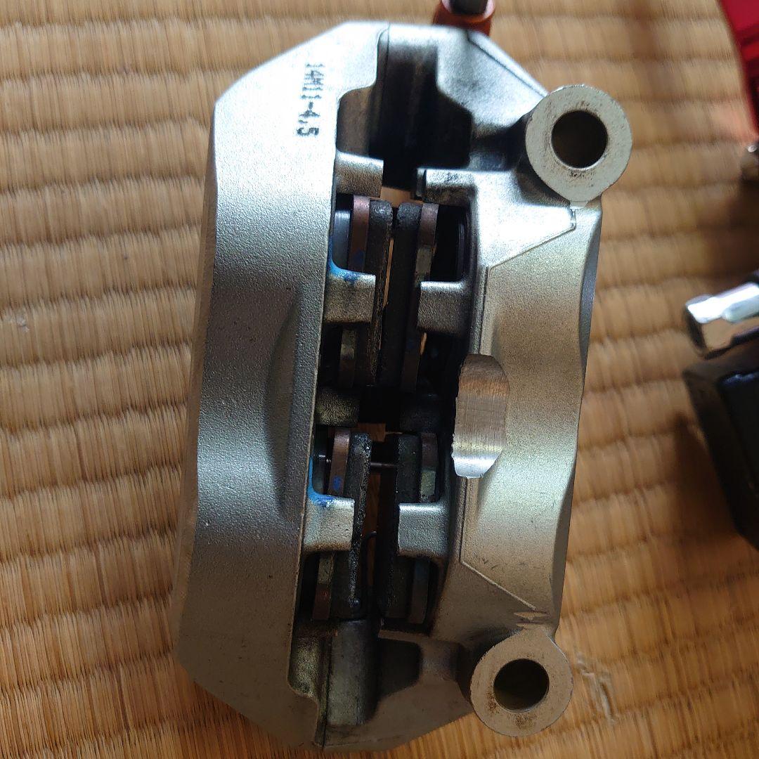 WR250X bremboキャリパー サポート付き