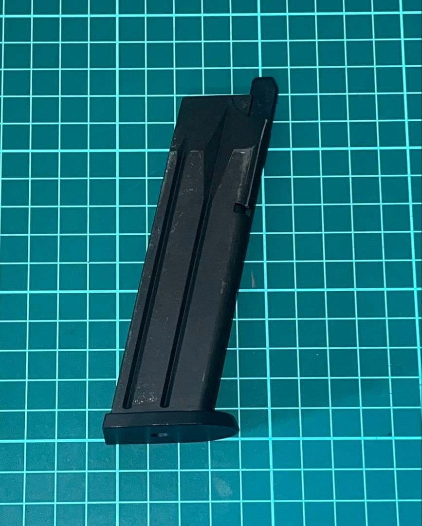 東京マルイベレッタPX4 リアル刻印フレーム交換済み