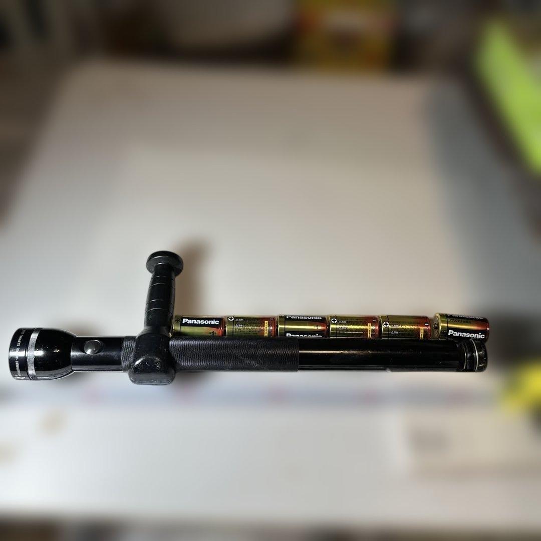 MAG lite9V式トイファハンドル付きLED球