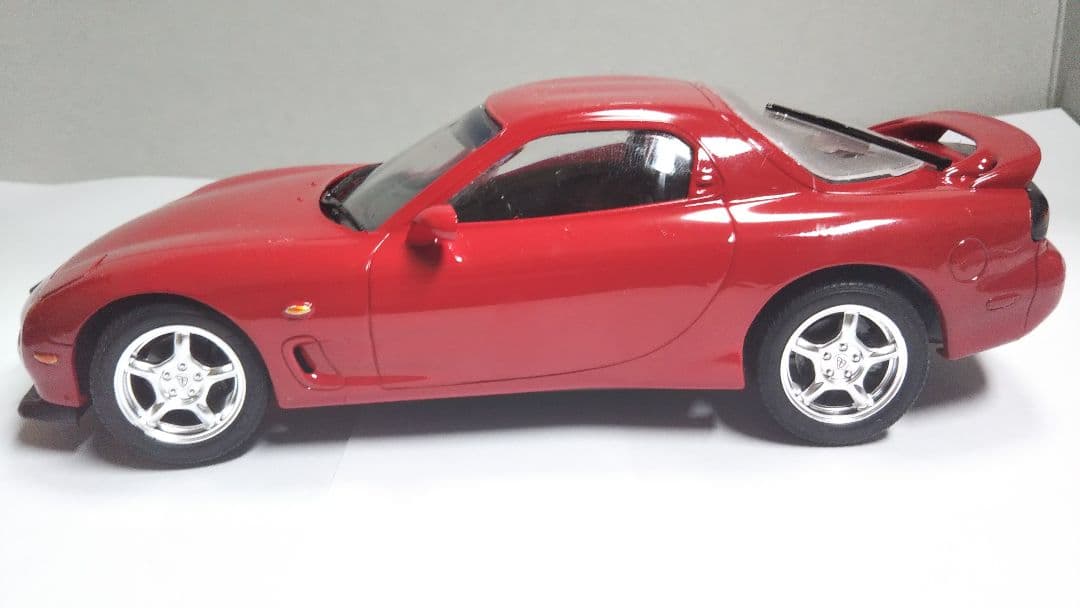1/24スケール、アンフィニRX-7完成品