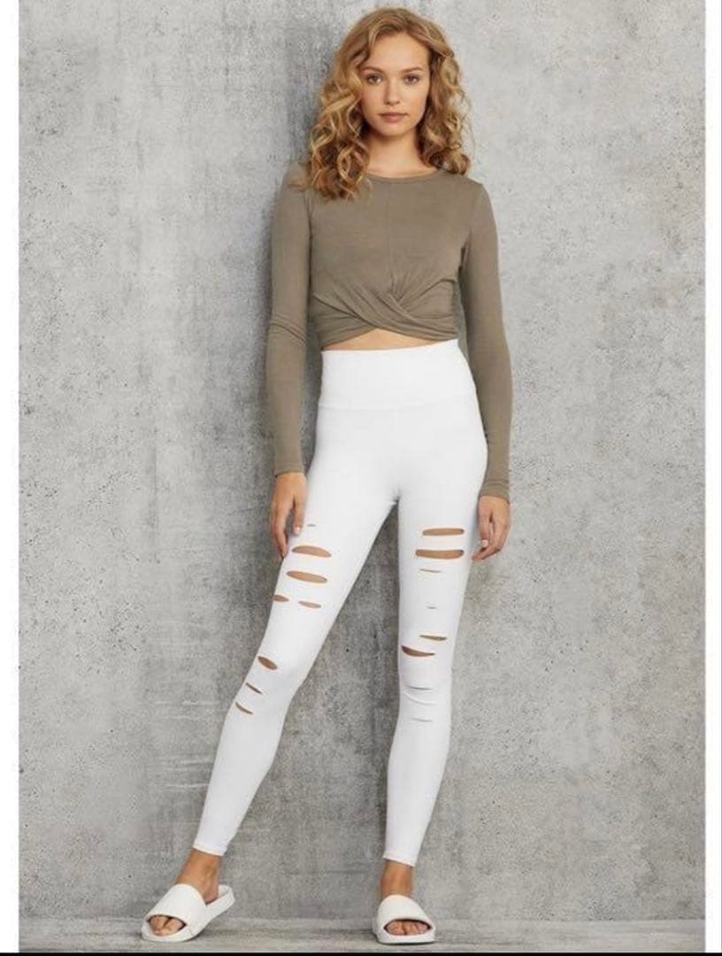 alo yoga ダメージ レギンス　XXS 日本未入荷