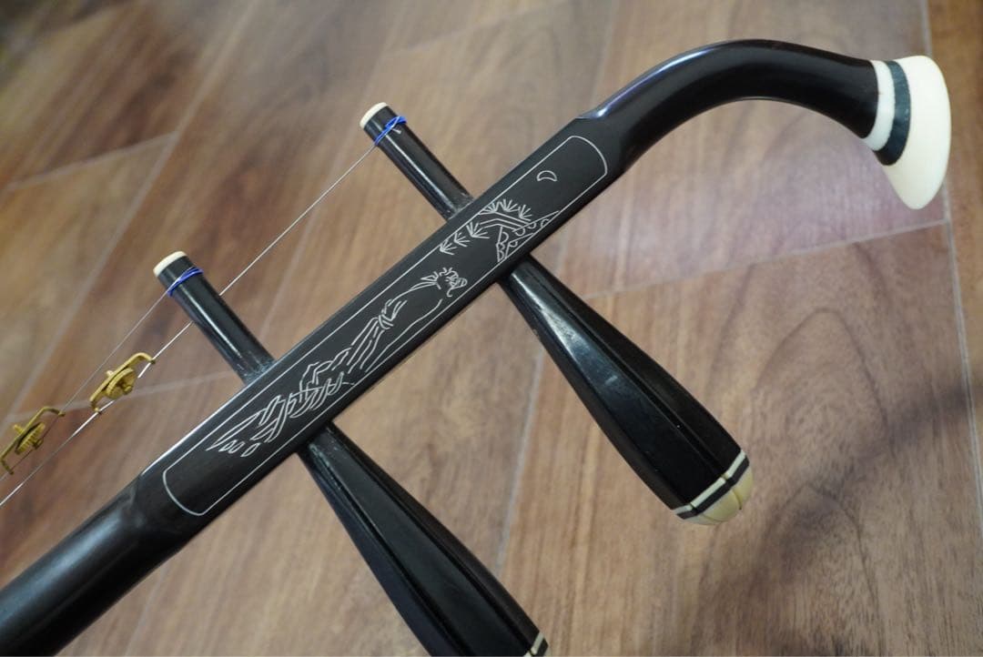 黒檀製 二胡　古月琴坊ER-800 ケース付き　蛇皮