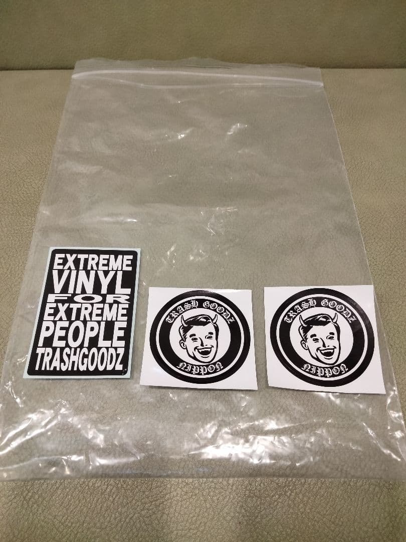 ソフビ　trash goodz　蓄光　おおきいゴリラ　izumonster