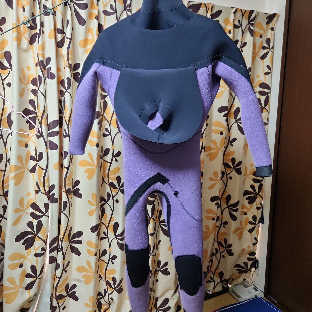 【メロー、MELLOW】セミドライウェットスーツ　MLサイズ