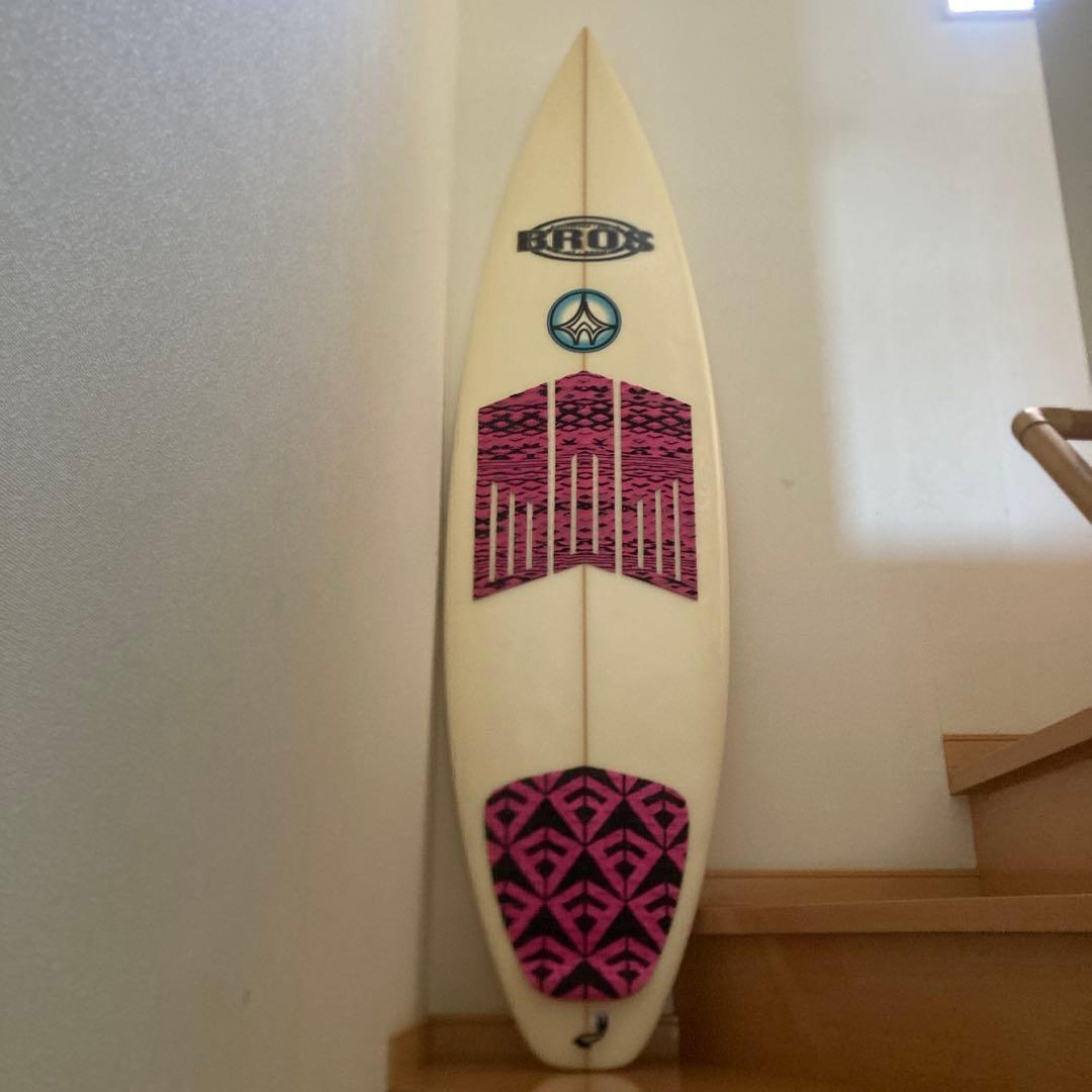 ショートボードサーフボード5.9ftニットケース付き