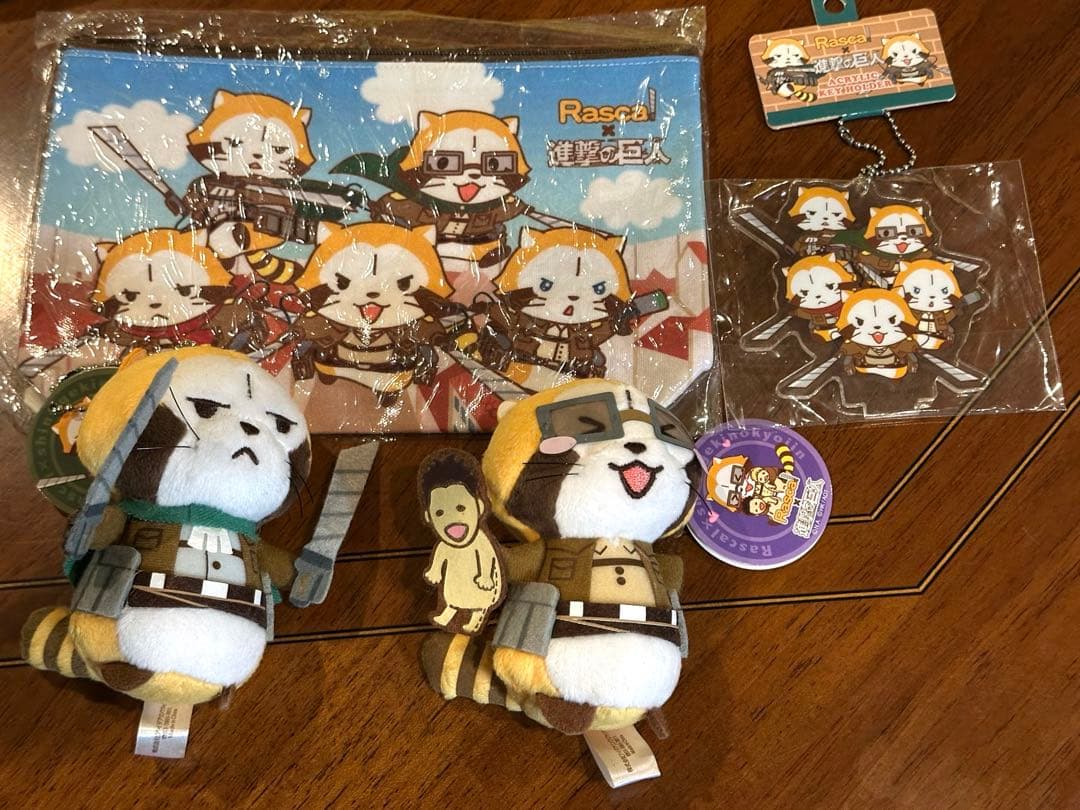 希少　タグつき　進撃の巨人 ×ラスカルコラボ　グッズセット