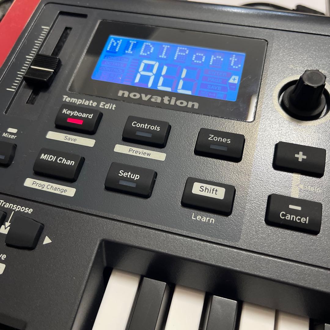 Novation IMPULSE 25 MIDIコントローラー