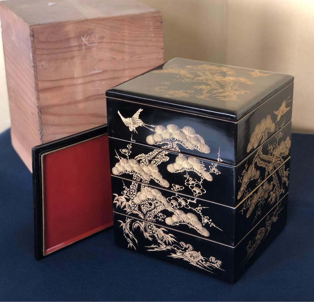 《R》黒内朱 沈金鶴亀松竹梅図 四段重 替蓋付 木製漆器 木箱 260121き6