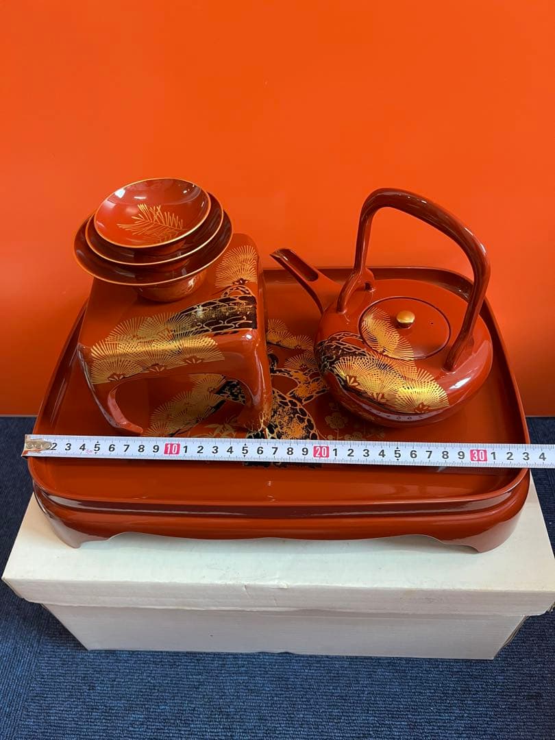 1391 屠蘇器　洗朱　四ッ揃　クッワ形　松台　松竹梅　未使用