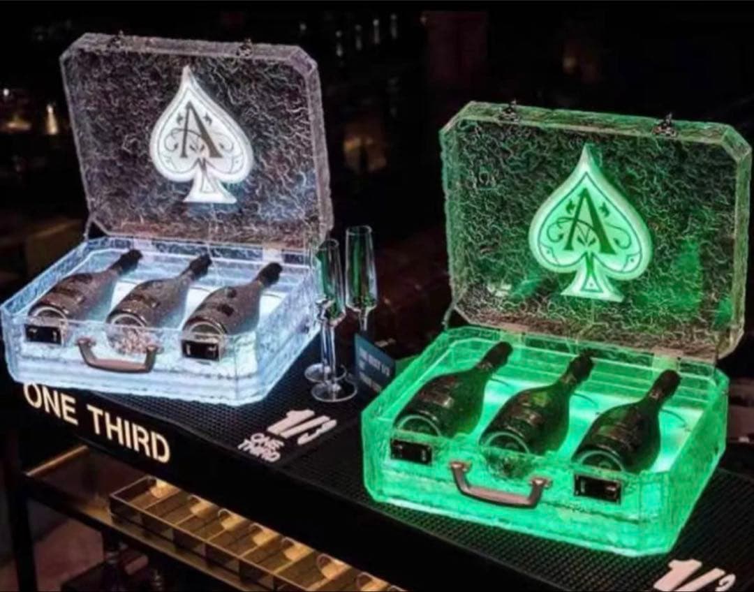 アルマンドアタッシュケース　シャンパン LED 3本収納可能 キャバクラ　クラブ