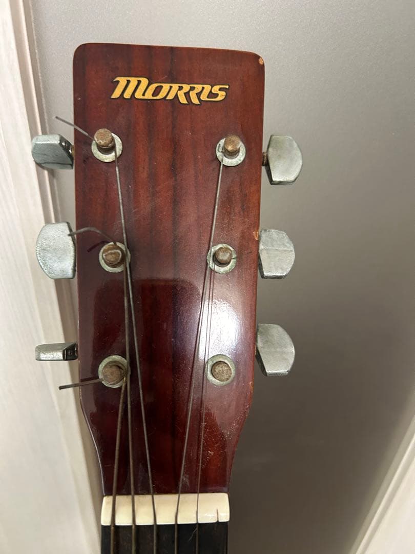 Morris モリース　MF201Nアコースティックギター　硬質ケース付き