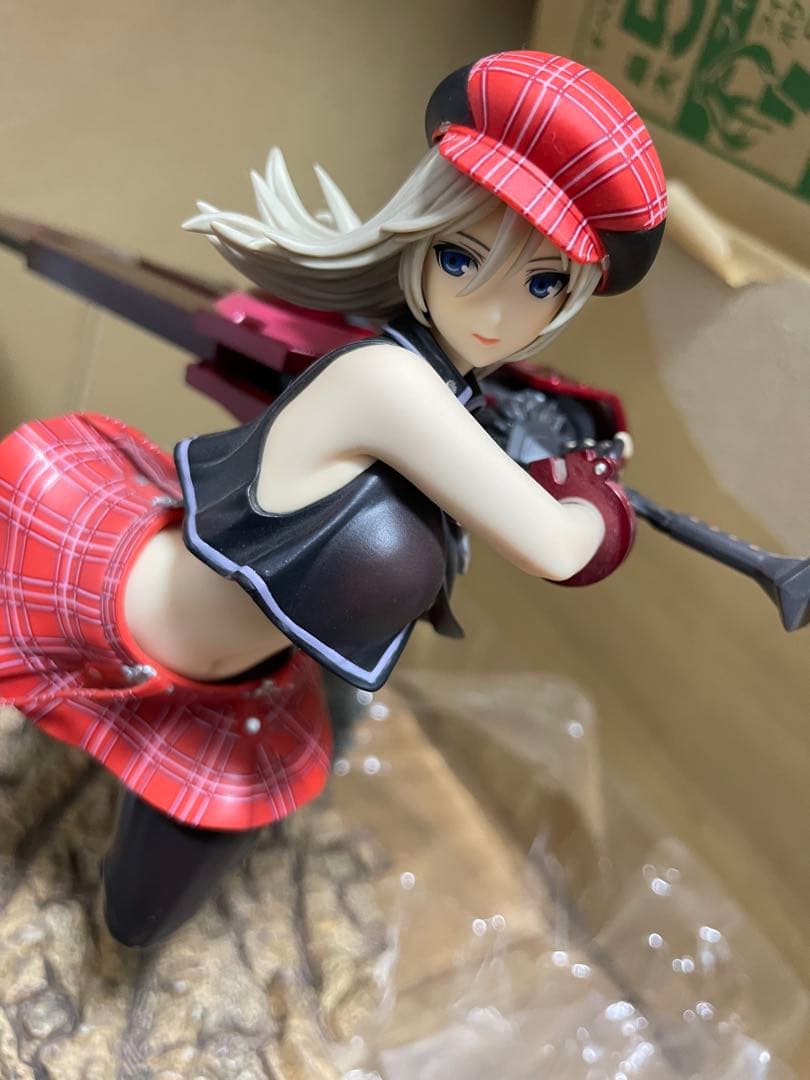 GOD EATERアリサイリーニチナアミエーラ 1/8フィギュアアルファマックス