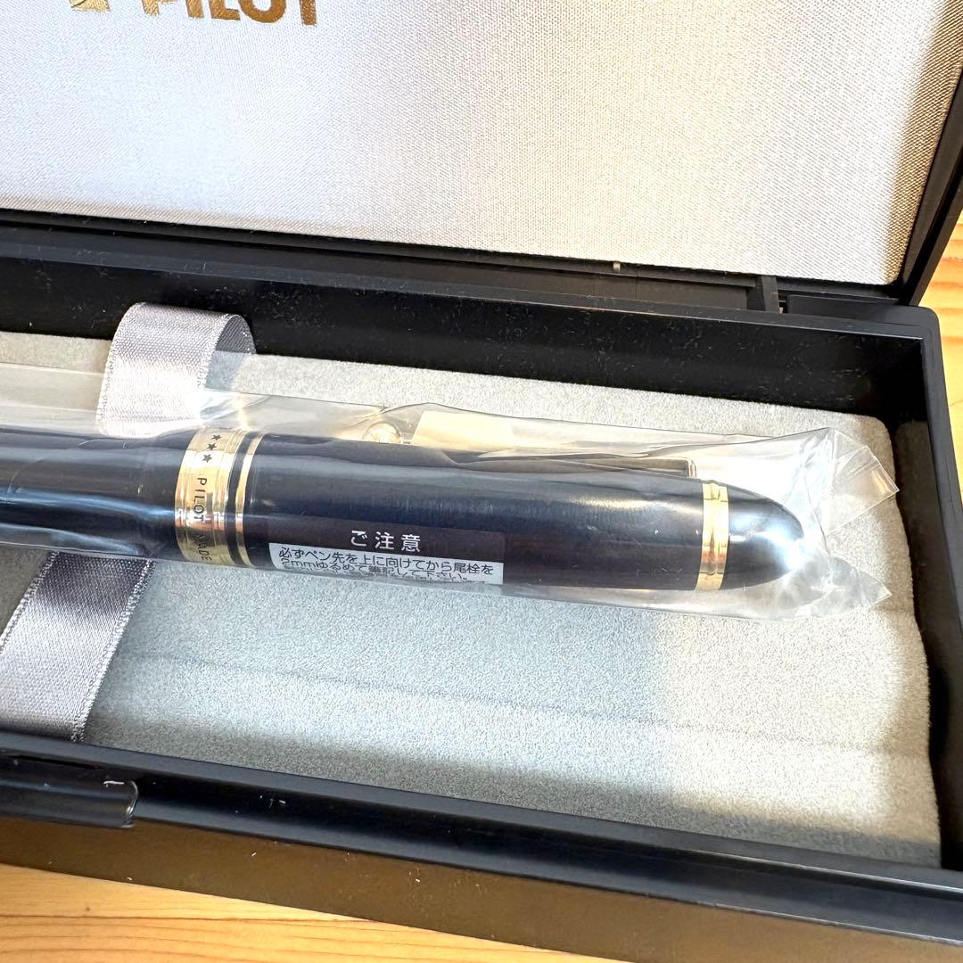 Pilot パイロット カスタム823 万年筆 中字(M) 黒 FKK-3MRP