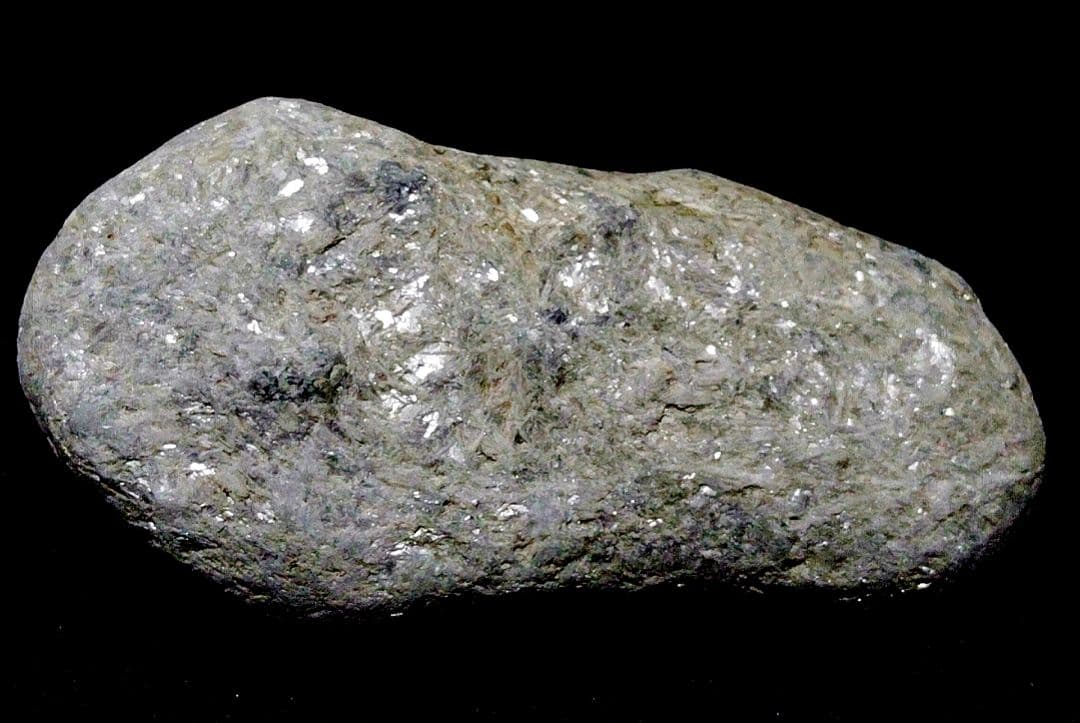 ★翡翠原石★糸魚川硬玉・白【姫川河口・ウブ339ｇ】