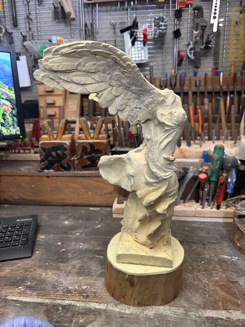 サモトラケのニケ 型から抜けたままの無垢、未仕上げ、未塗装品