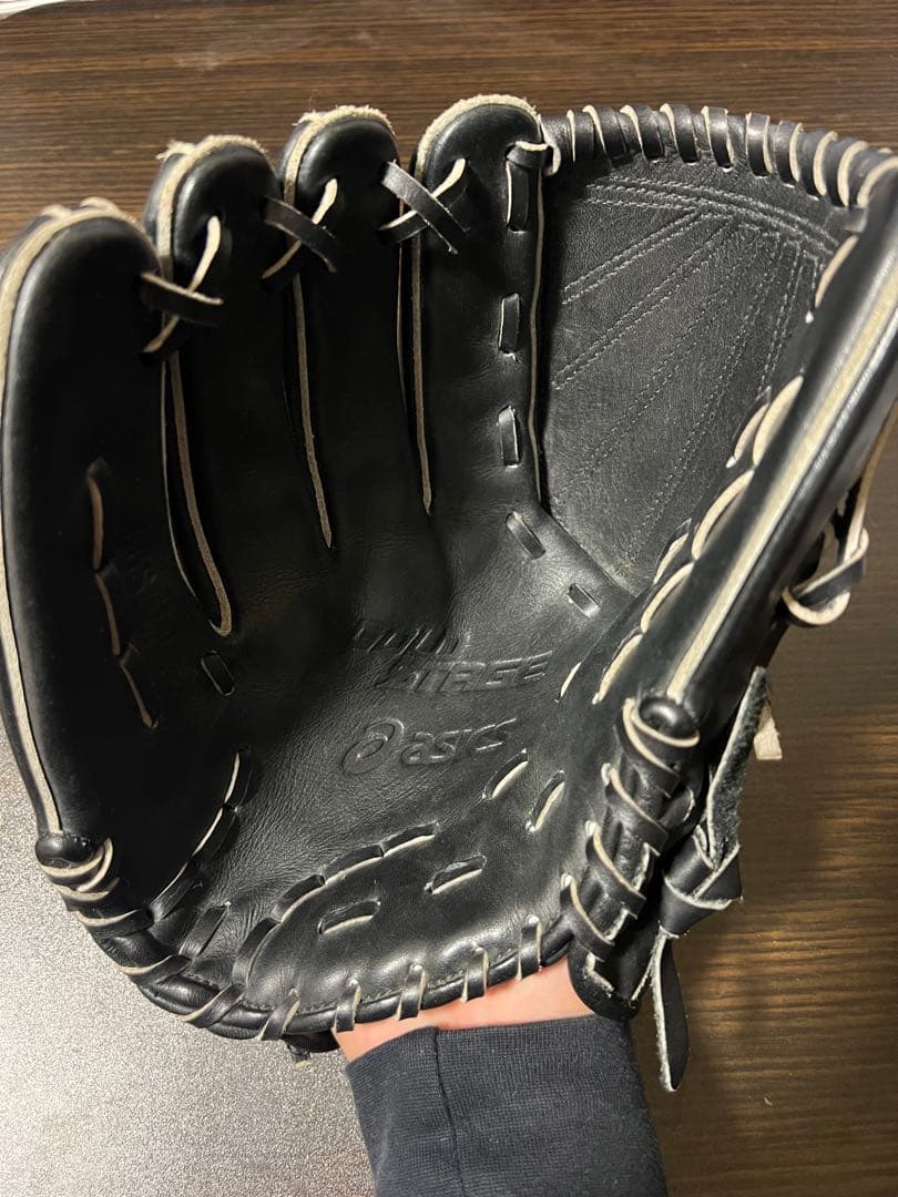 asics 軟式投手用 軟式グローブ 黒 即戦力