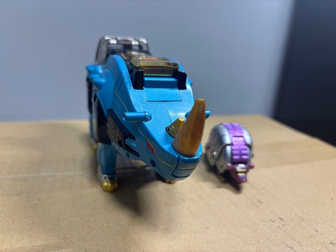 ガオレンジャー　ガオライノス　ガオマジロ