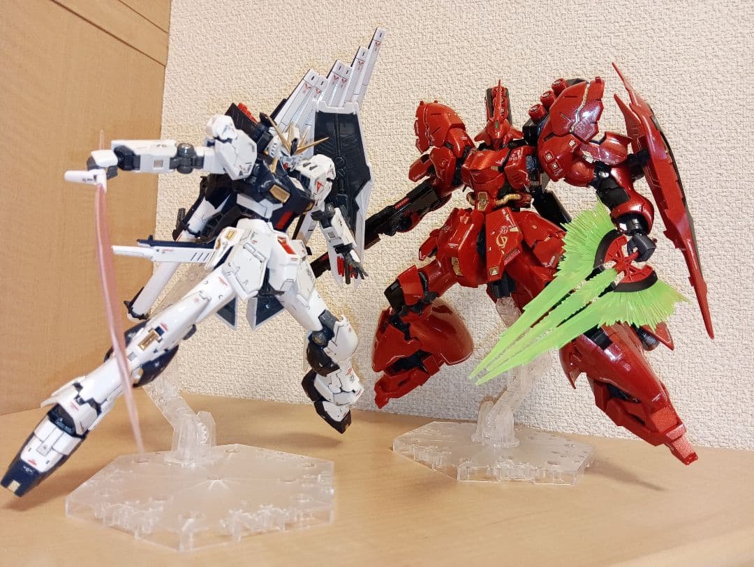 き*ー様 RGνガンダム　サザビー　スペシャルコーティング風塗装品　紅白セット