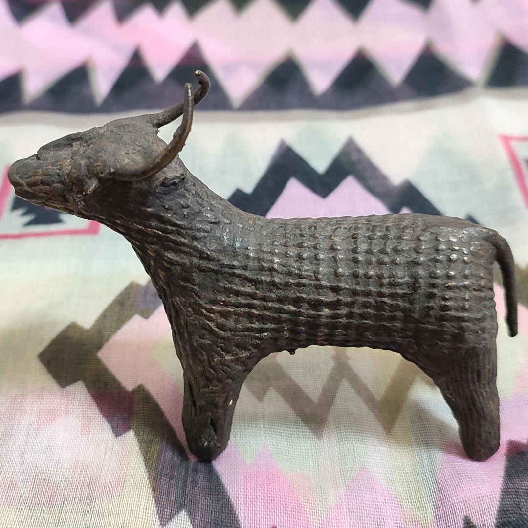 【アンティーク】インドの鋳造工芸品✨水牛のブロンズ像