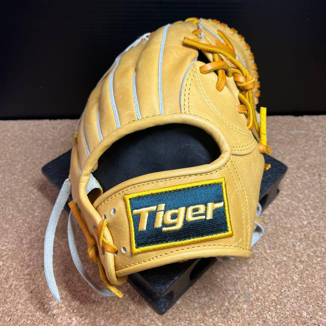 【未使用】美津和タイガー硬式野球ニ塁手用グローブHGFM13SIー401 右投げ