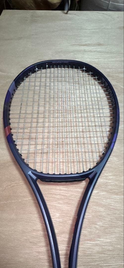 美品　YONEX 新色ミッドナイトネイビー、パーセプト 100 G2
